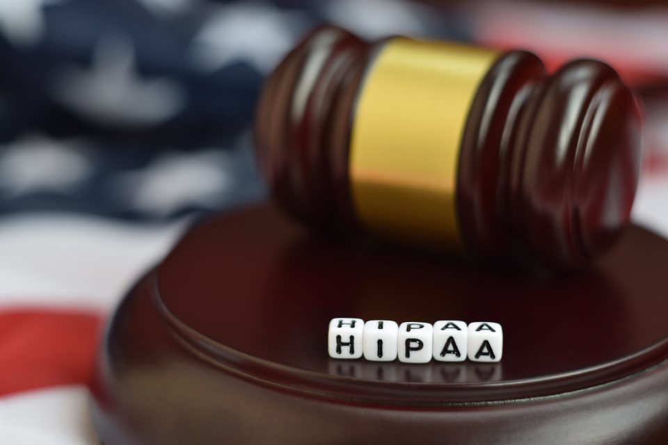 Redacción de correos electrónicos, hospitales y cumplimiento de la HIPAA