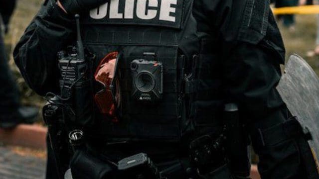 Police officer with BWC